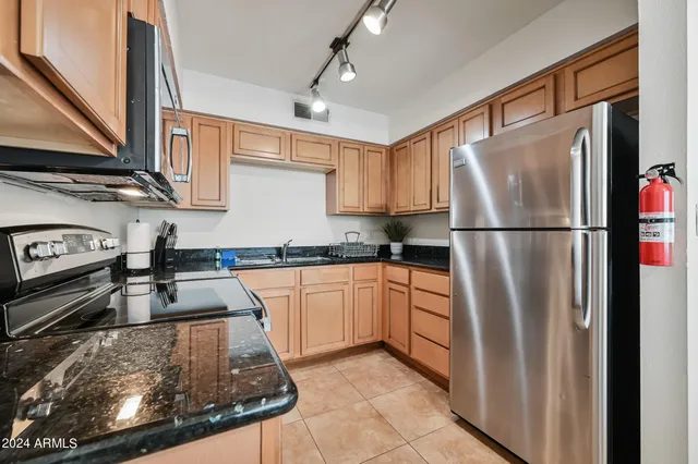 $179,990 | 1702 West Tuckey Lane, Unit 230, Phoenix, AZ 85015