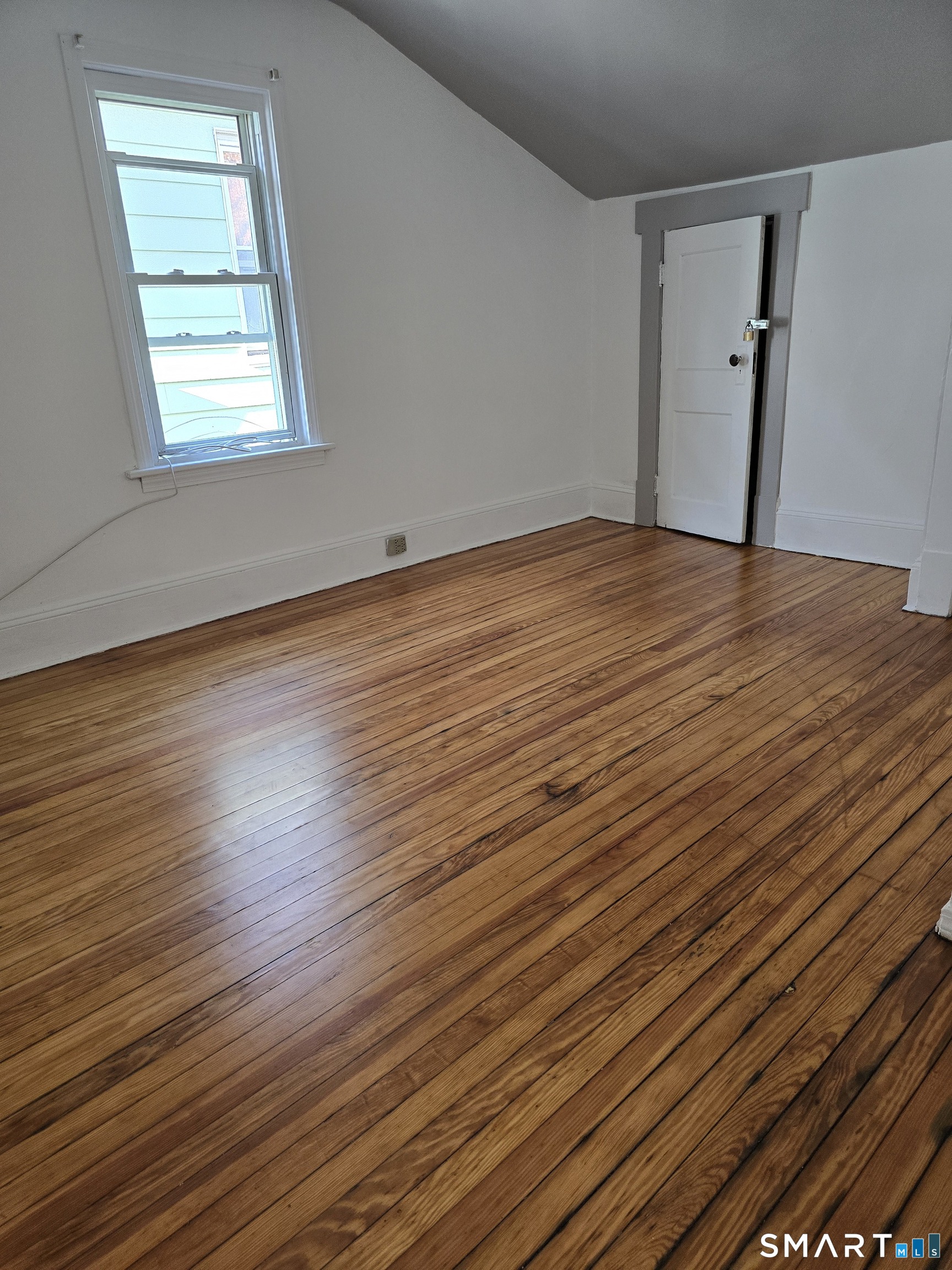 98 Cowles Street Bridgeport, CT 06607 - Photo 17 of 19