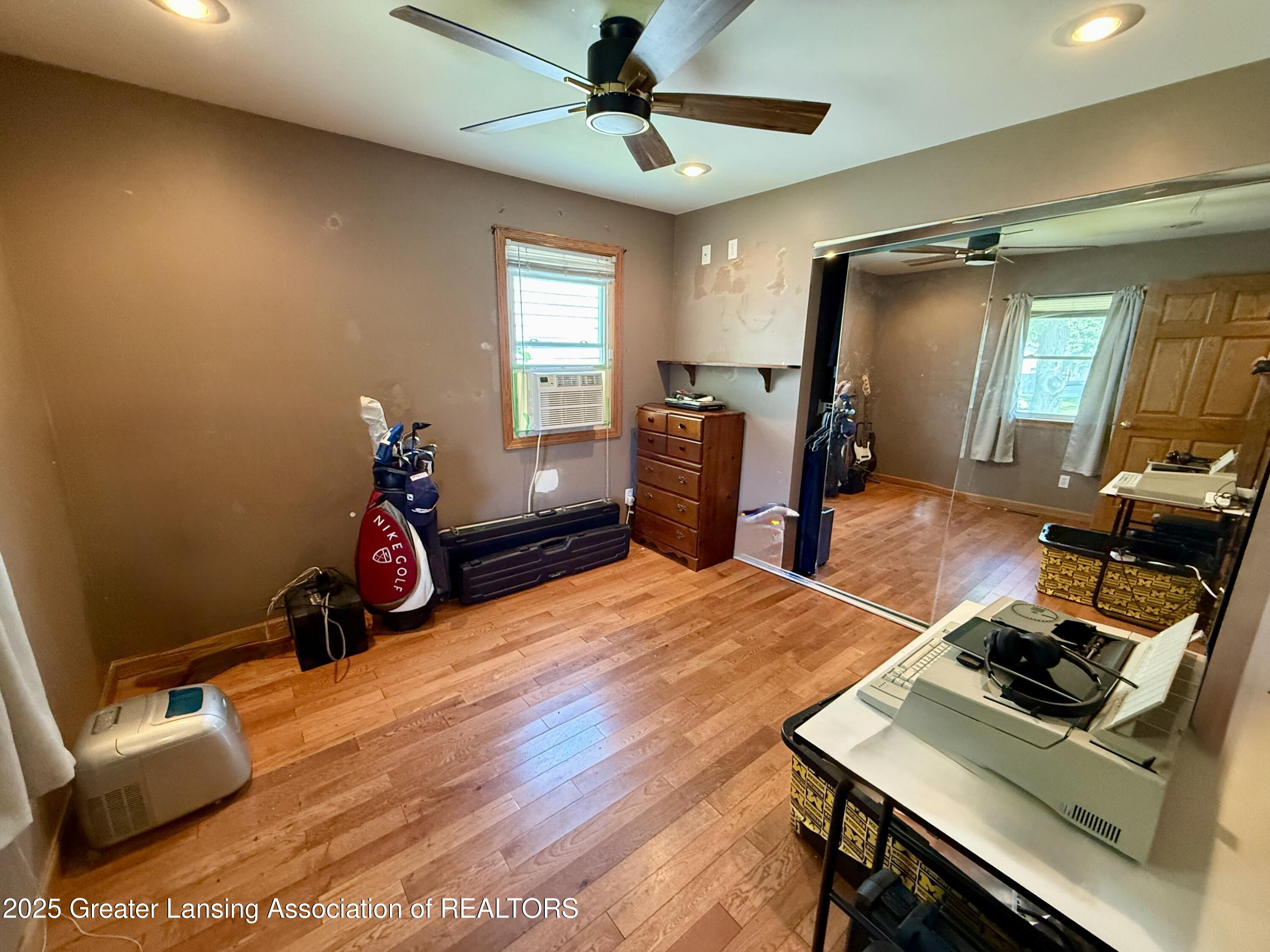 5927 Hughes Road Lansing, MI 48911 - Photo 14 of 32 IMG_4258