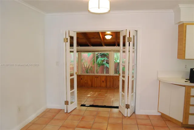a view of entryway with a door