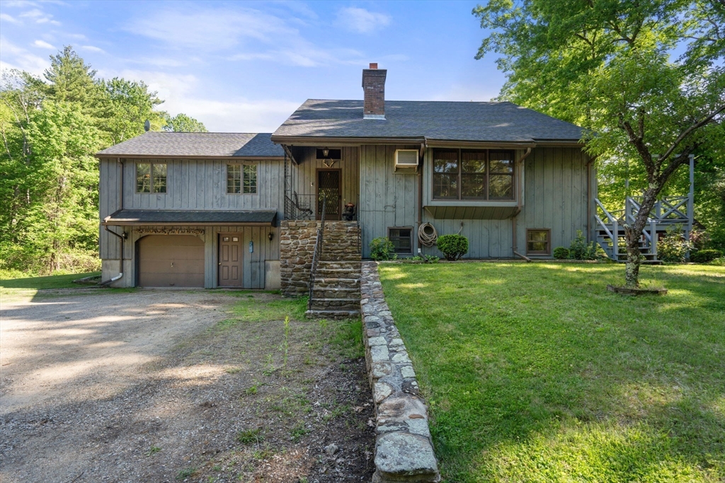 1 Leno Road Sturbridge, MA 01566 - Photo 4 of 33
