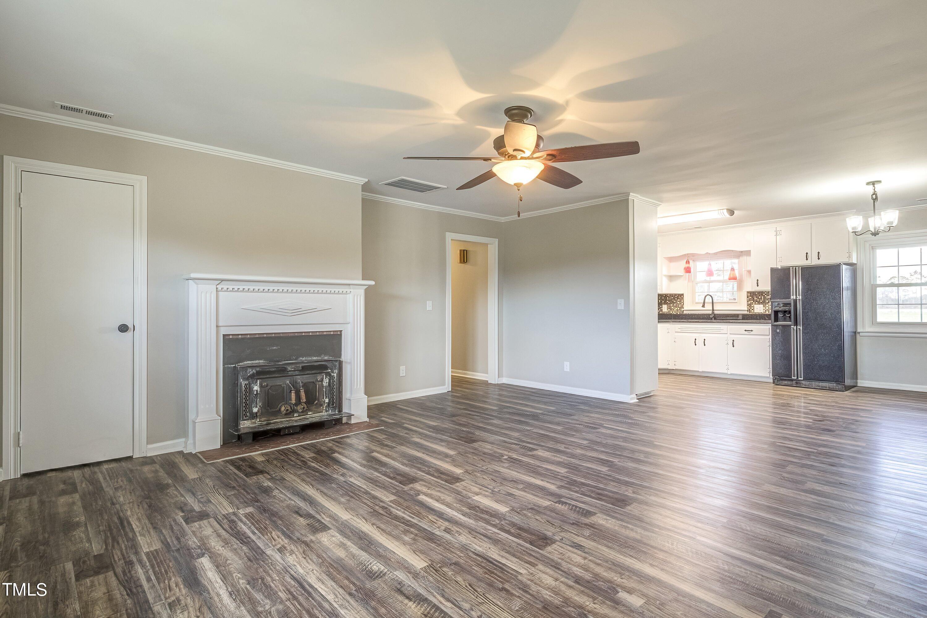 9082 Harper House Road Newton Grove, NC 28366 - Photo 9 of 45 09-9082-Harper-House-18