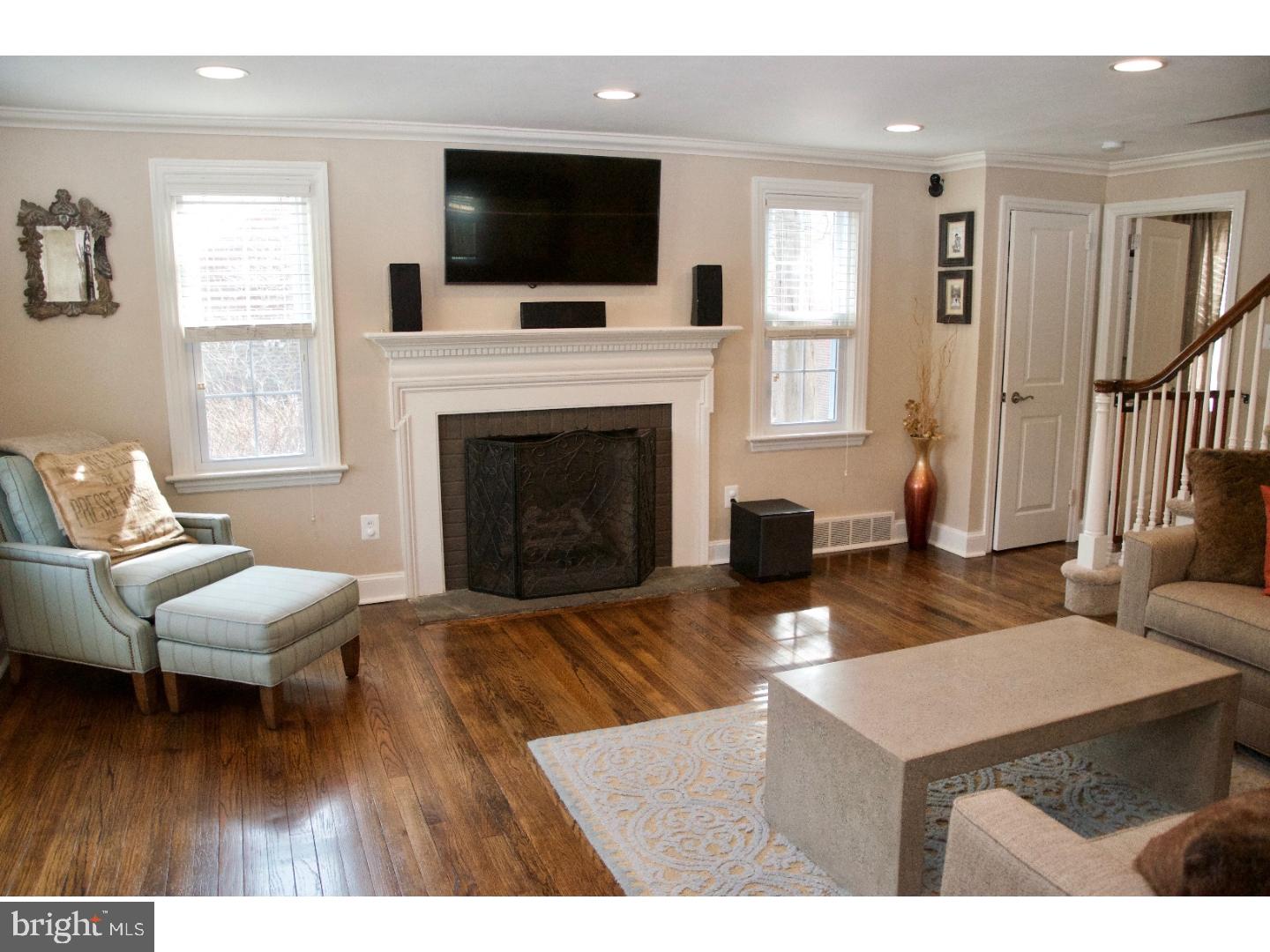 816 Dover Road Wynnewood, PA 19096 - Photo 4 of 21 Living Room