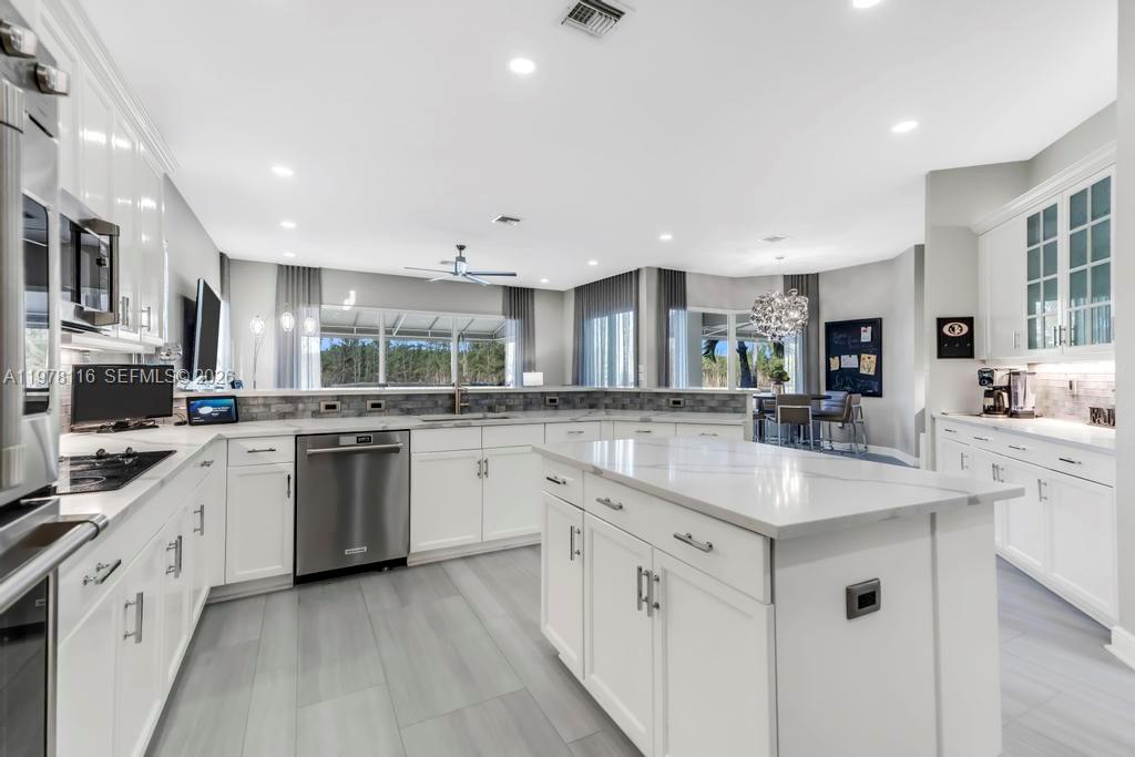 4724 Southwest 195th Way Miramar, FL 33029 - Photo 5 of 87