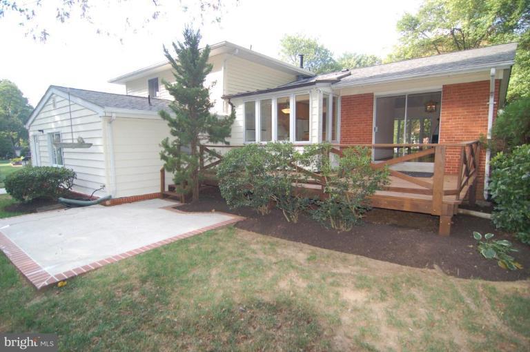 9119 Friars Road Bethesda, MD 20817 - Photo 16 of 22 Deck