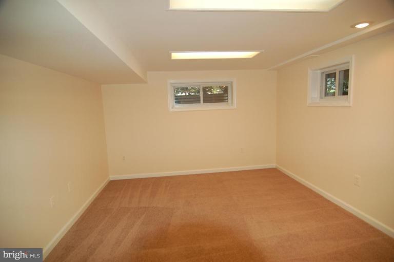 9119 Friars Road Bethesda, MD 20817 - Photo 20 of 22 Den