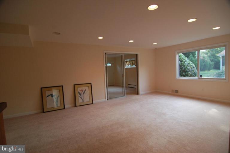 9119 Friars Road Bethesda, MD 20817 - Photo 10 of 22 Family Room