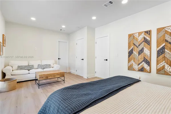 $7,500 | 10801 Peachtree Drive, Miami, FL 33161