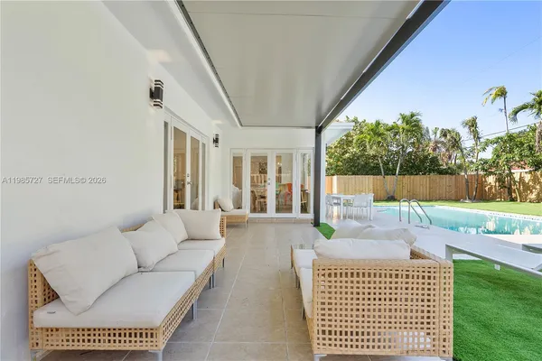 $7,500 | 10801 Peachtree Drive, Miami, FL 33161