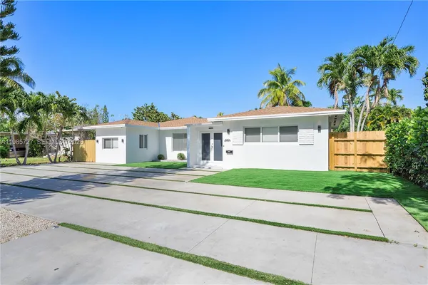 $7,500 | 10801 Peachtree Drive, Miami, FL 33161