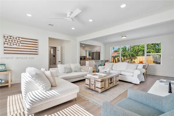 $7,500 | 10801 Peachtree Drive, Miami, FL 33161