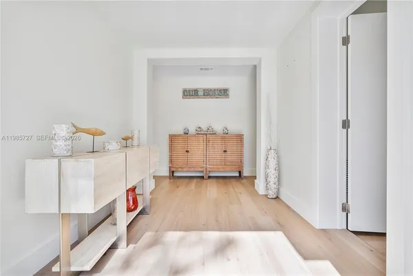 $7,500 | 10801 Peachtree Drive, Miami, FL 33161