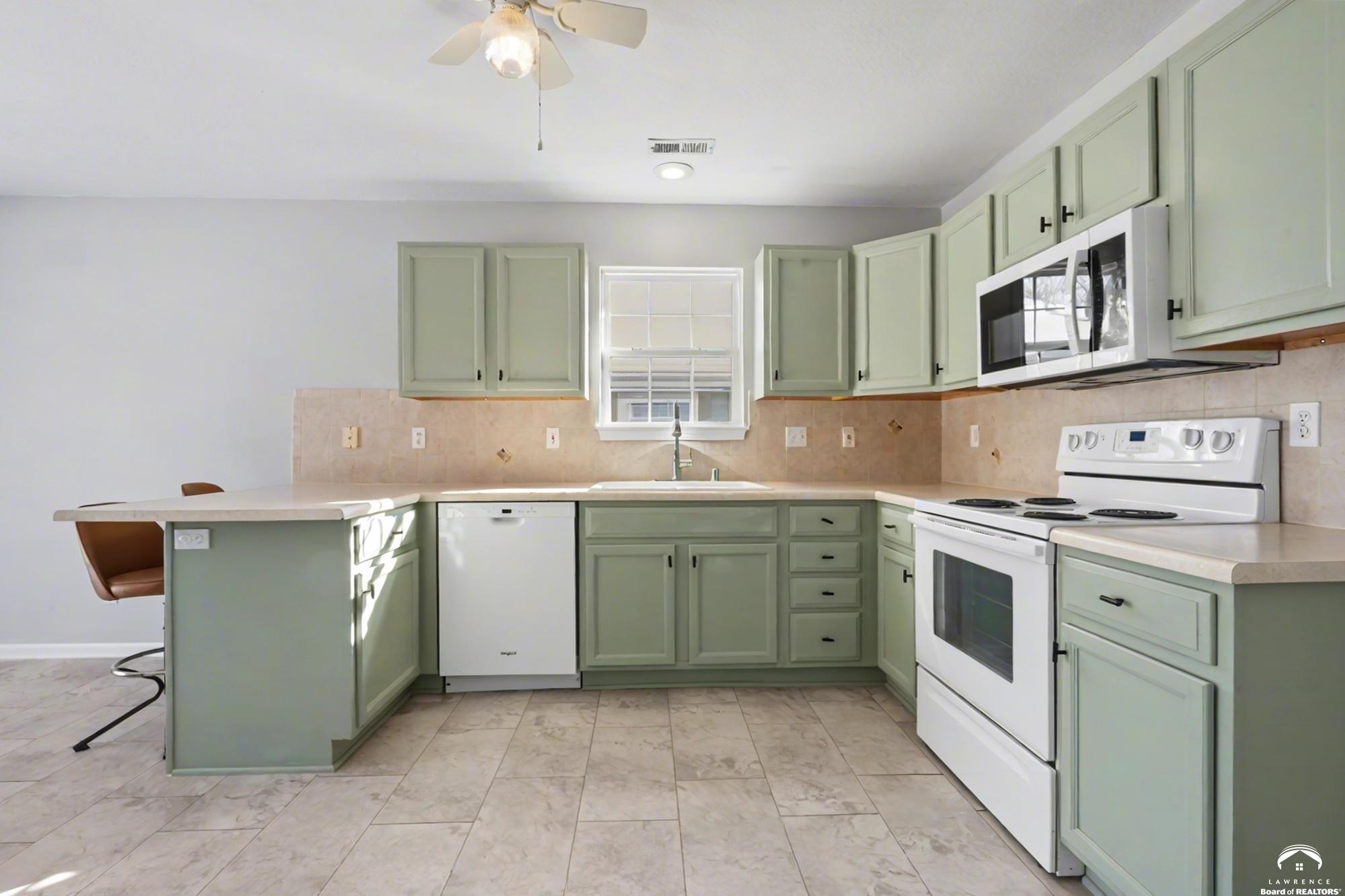 2360 Haversham Drive Lawrence, KS 66049 - Photo 17 of 39