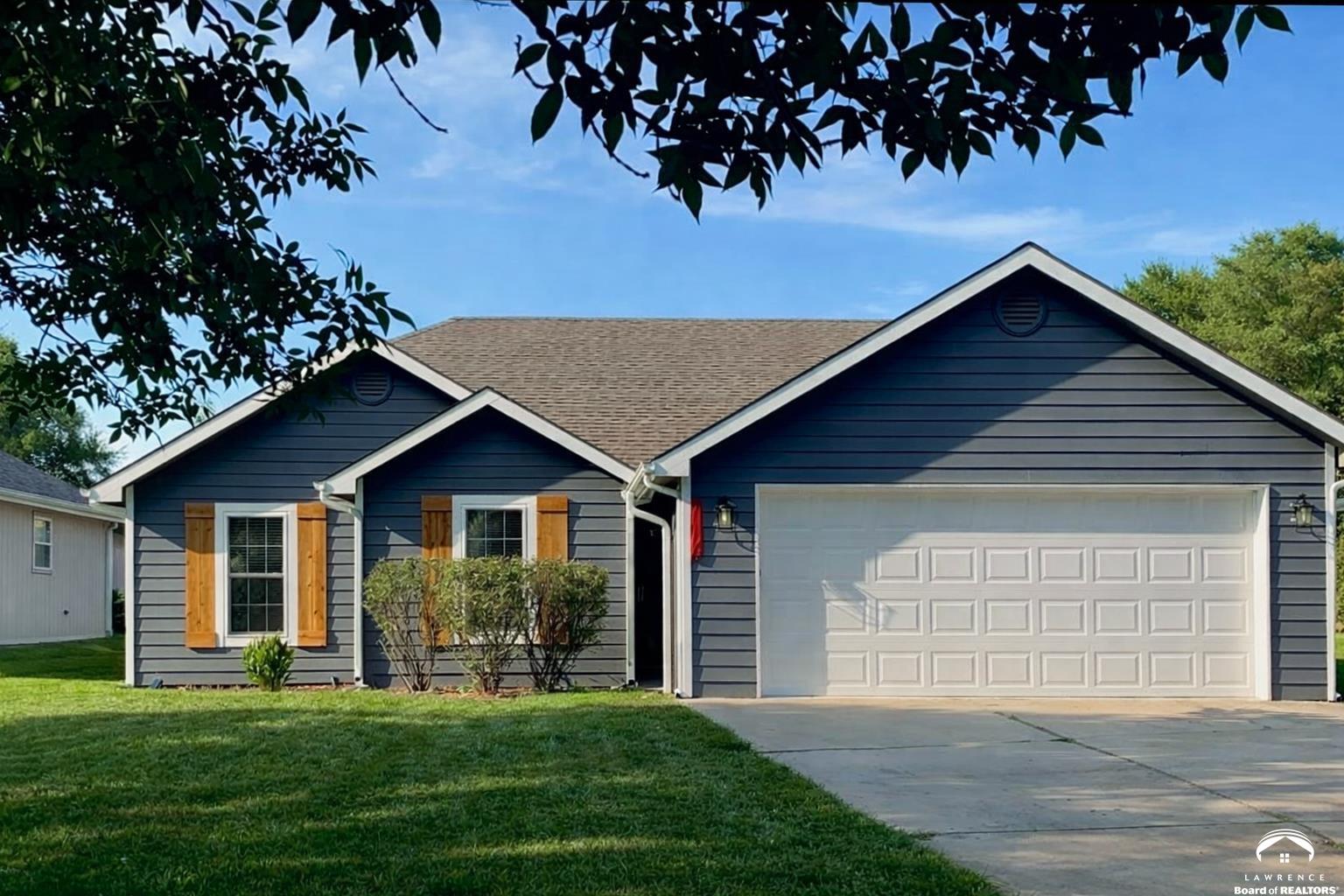 2360 Haversham Drive Lawrence, KS 66049 - Photo 4 of 39