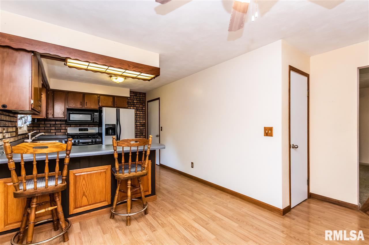 1554 Upper Spring Bay Road Metamora, IL 61548 - Photo 8 of 33