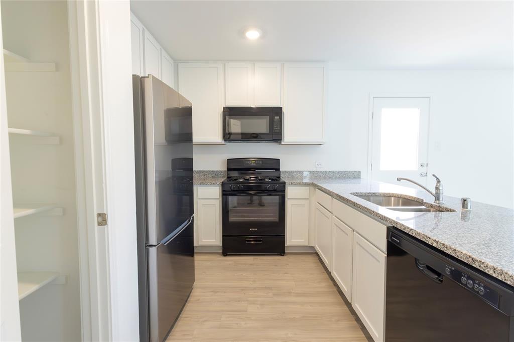 9741 Platteview Road Fort Worth, TX 76179 - Photo 11 of 33