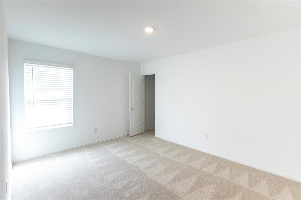 9741 Platteview Road Fort Worth, TX 76179 - Photo 13 of 33