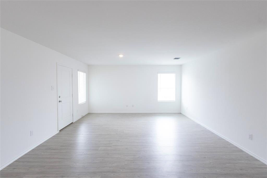 9741 Platteview Road Fort Worth, TX 76179 - Photo 6 of 33