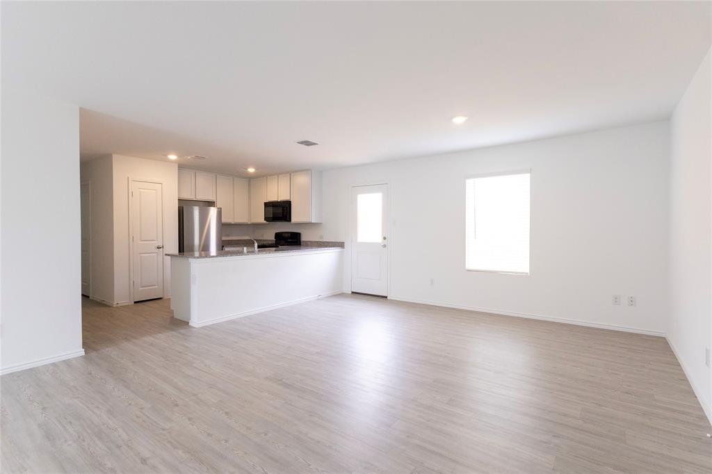 9741 Platteview Road Fort Worth, TX 76179 - Photo 8 of 33