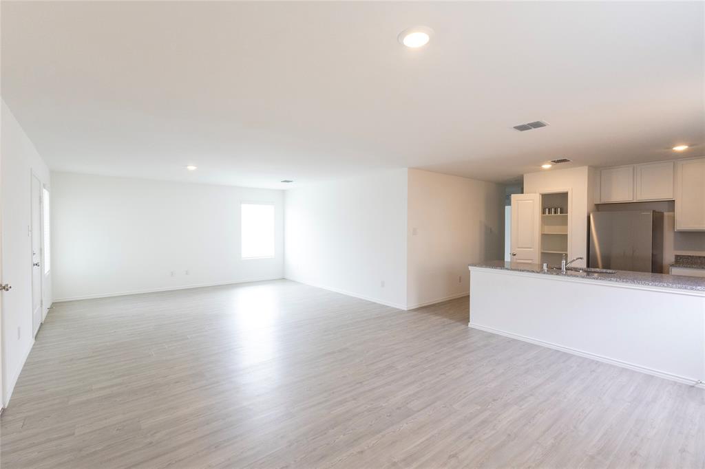 9741 Platteview Road Fort Worth, TX 76179 - Photo 9 of 33