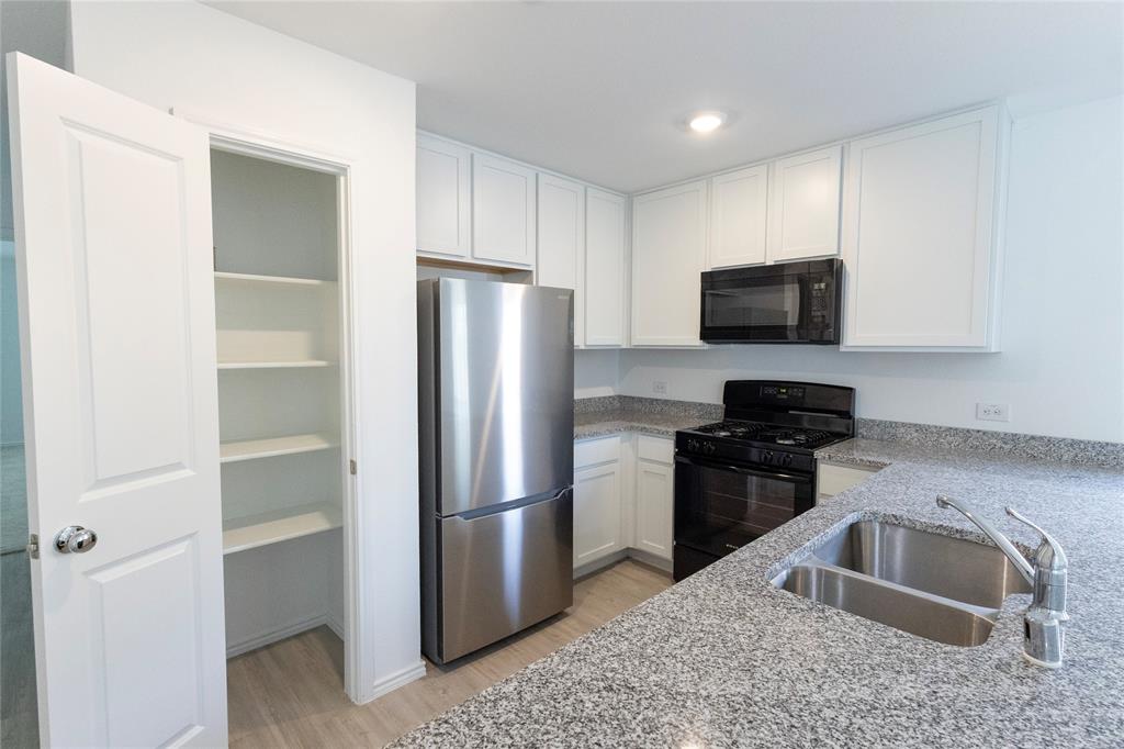 9741 Platteview Road Fort Worth, TX 76179 - Photo 10 of 33