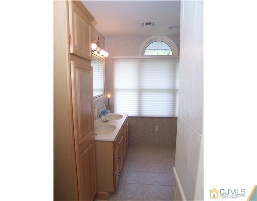 293 Millstone Road Millstone Township, NJ 08535 - Photo 17 of 19 Gallery Image 17