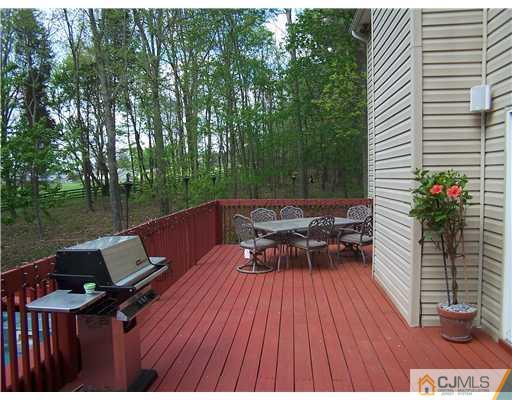 293 Millstone Road Millstone Township, NJ 08535 - Photo 8 of 19 Gallery Image 8