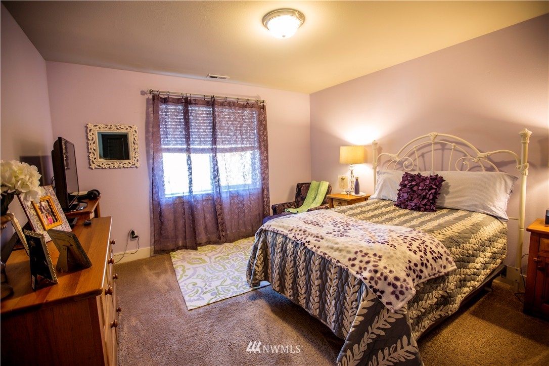 18009 33rd Drive Southeast Bothell, WA 98012 - Photo 12 of 16 Gallery Image 12