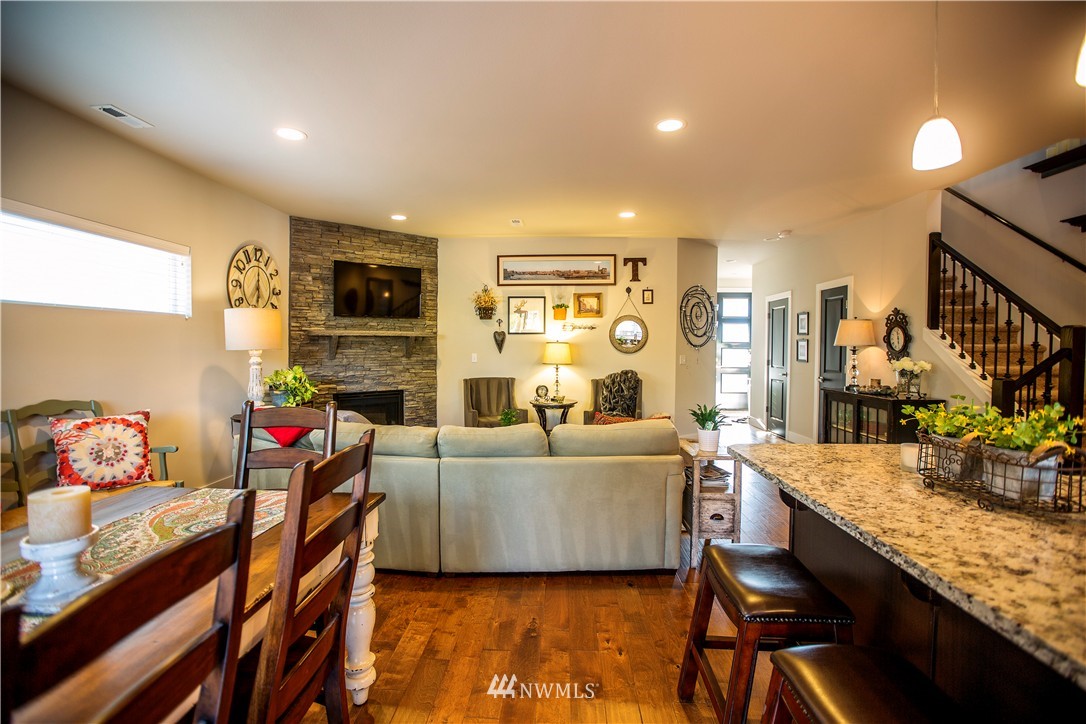 18009 33rd Drive Southeast Bothell, WA 98012 - Photo 3 of 16 Gallery Image 3
