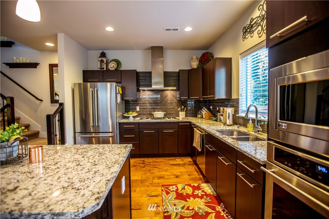 18009 33rd Drive Southeast Bothell, WA 98012 - Photo 4 of 16 Gallery Image 4