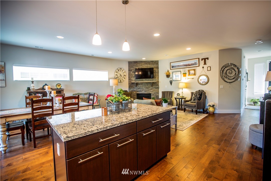 18009 33rd Drive Southeast Bothell, WA 98012 - Photo 5 of 16 Gallery Image 5
