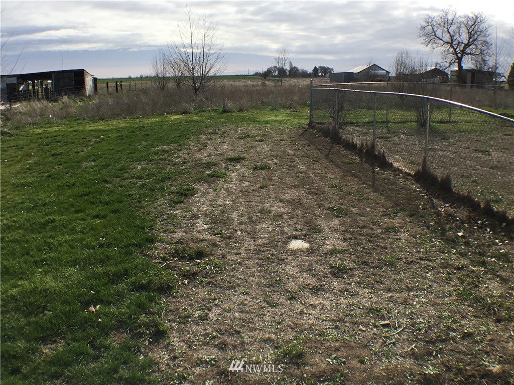 11379 Rd K Northeast Moses Lake, WA 98837 - Photo 3 of 25 Gallery Image 3