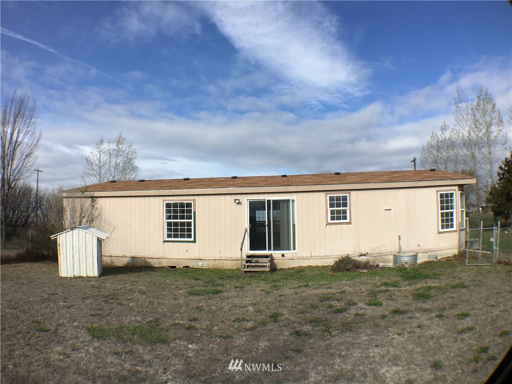 11379 Rd K Northeast Moses Lake, WA 98837 - Photo 4 of 25 Gallery Image 4