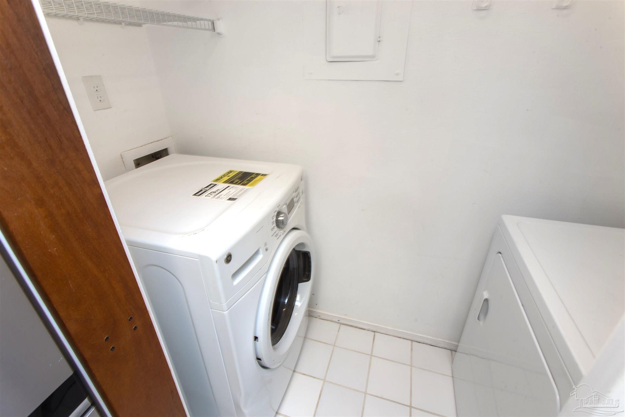 2299 Scenic Highway, Unit R10 Pensacola, FL 32503 - Photo 13 of 31 a utility room with dryer and washer