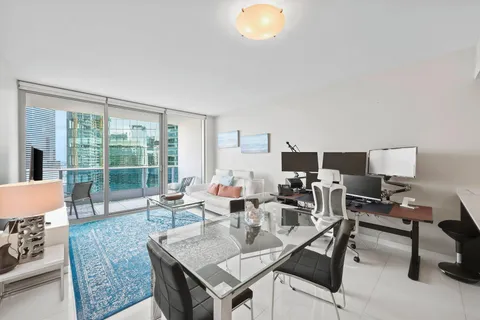 $549,000 | 200 Biscayne Blvd Way, Unit 3909, Miami, FL 33131