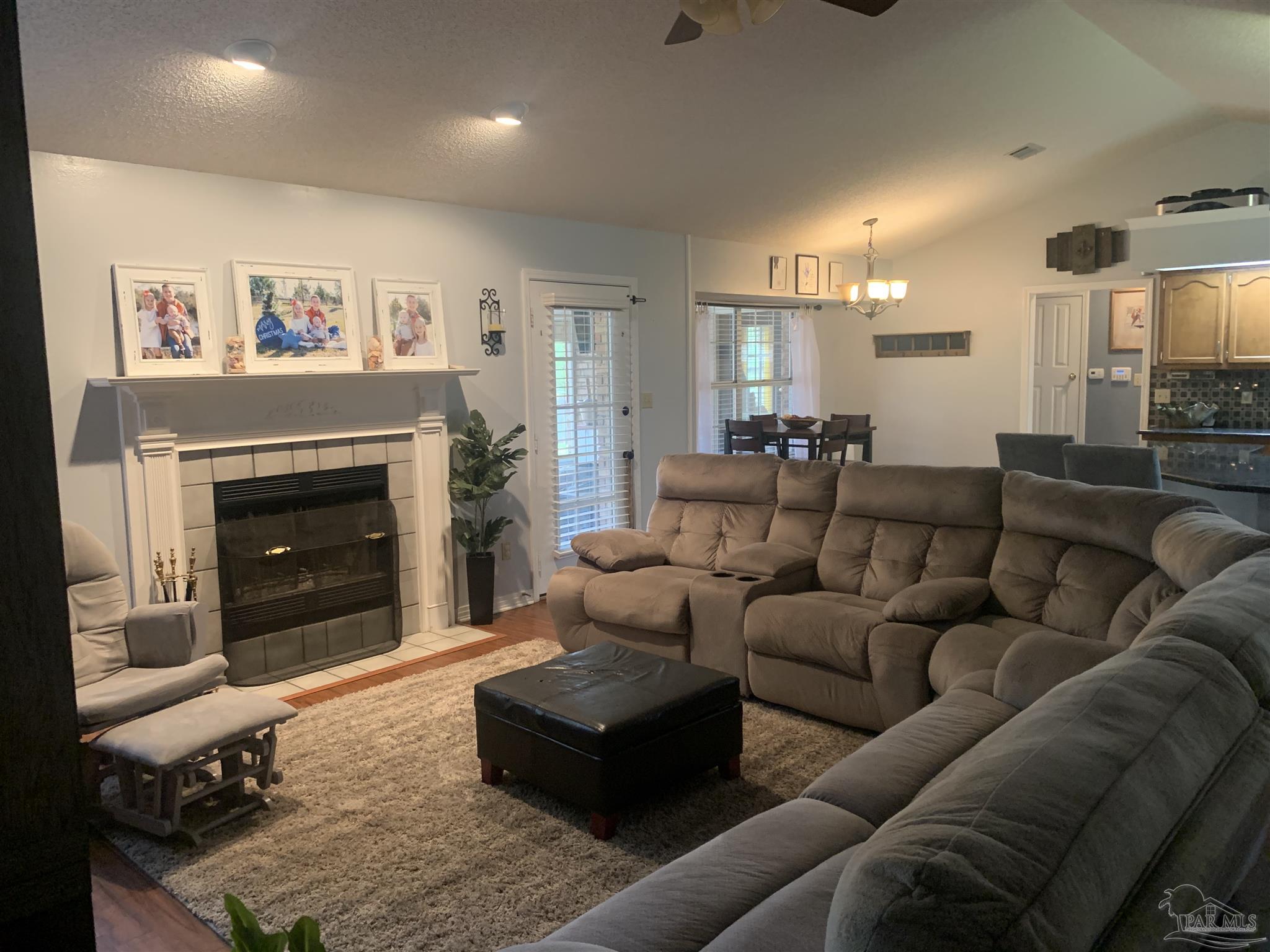 3297 Copper Ridge Circle Cantonment, FL 32533 - Photo 6 of 28 Gallery Image 6