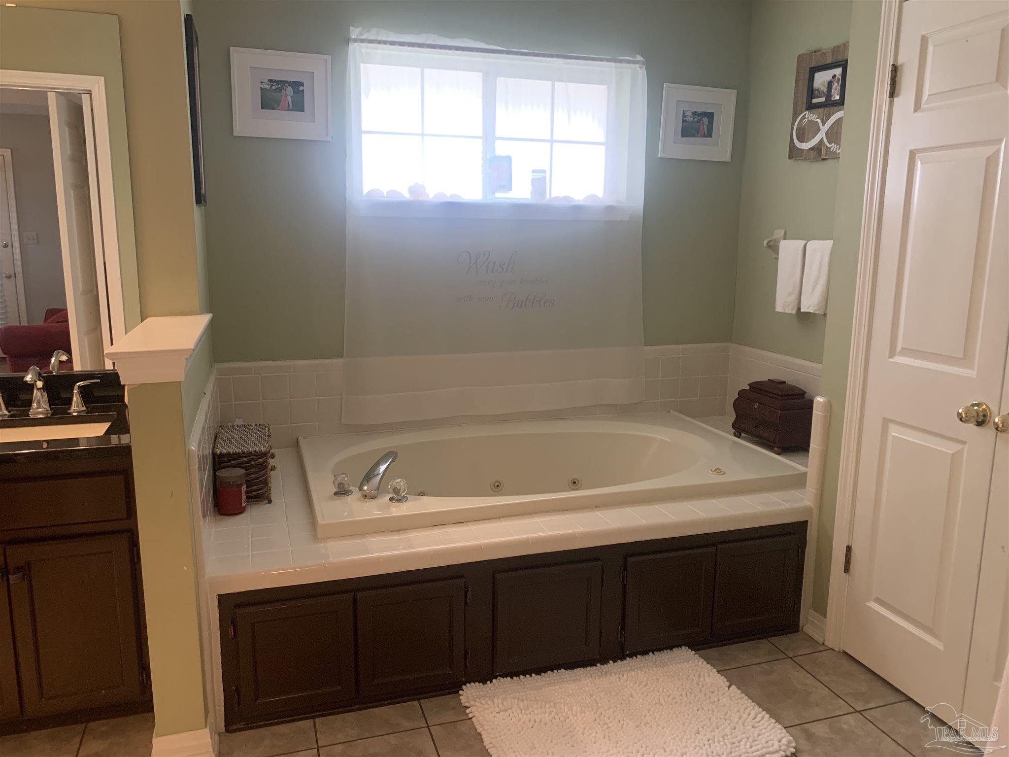 3297 Copper Ridge Circle Cantonment, FL 32533 - Photo 10 of 28 Gallery Image 10