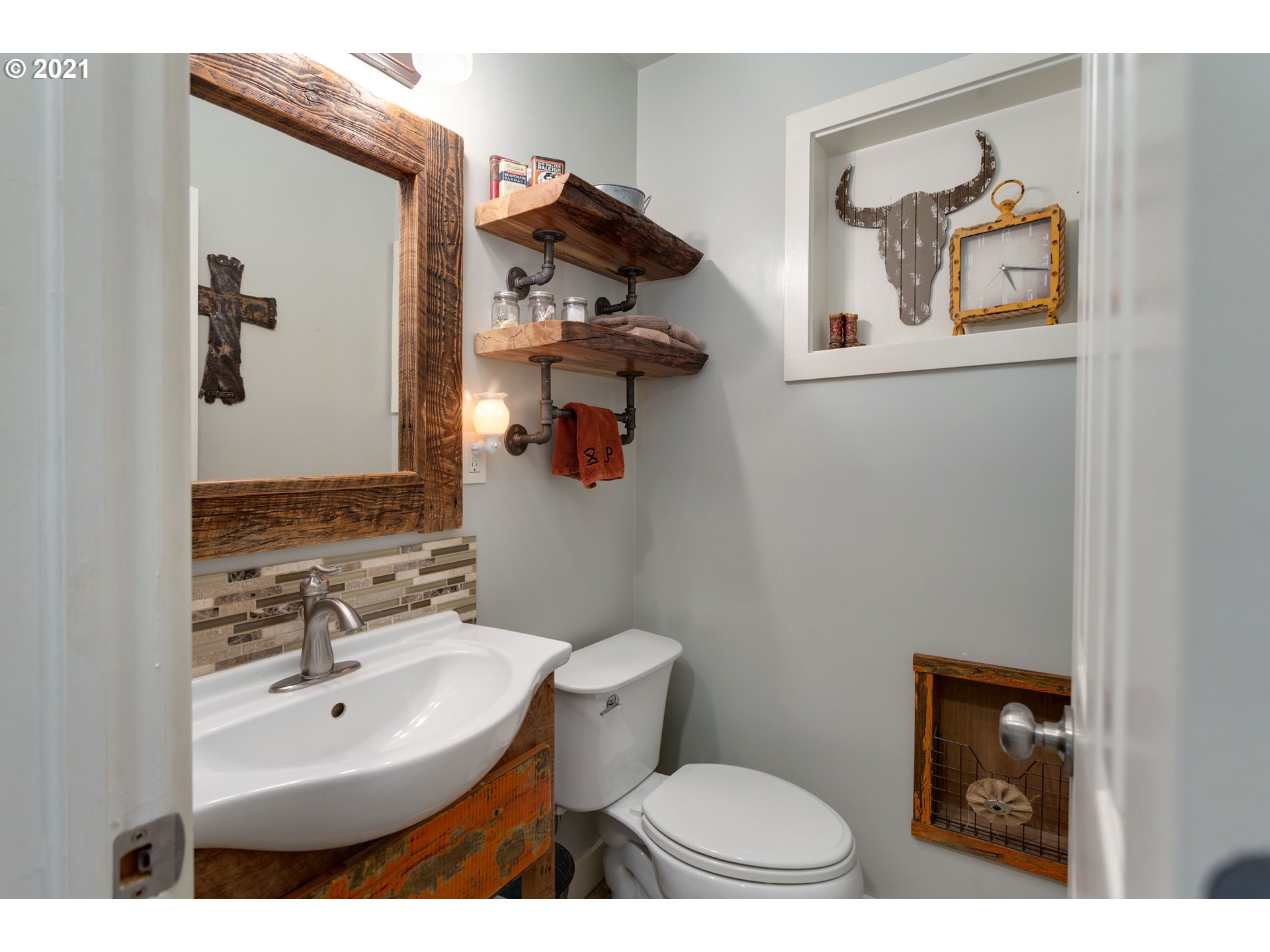 9603 Yergen Road Northeast Aurora, OR 97002 - Photo 10 of 32 Gallery Image 10
