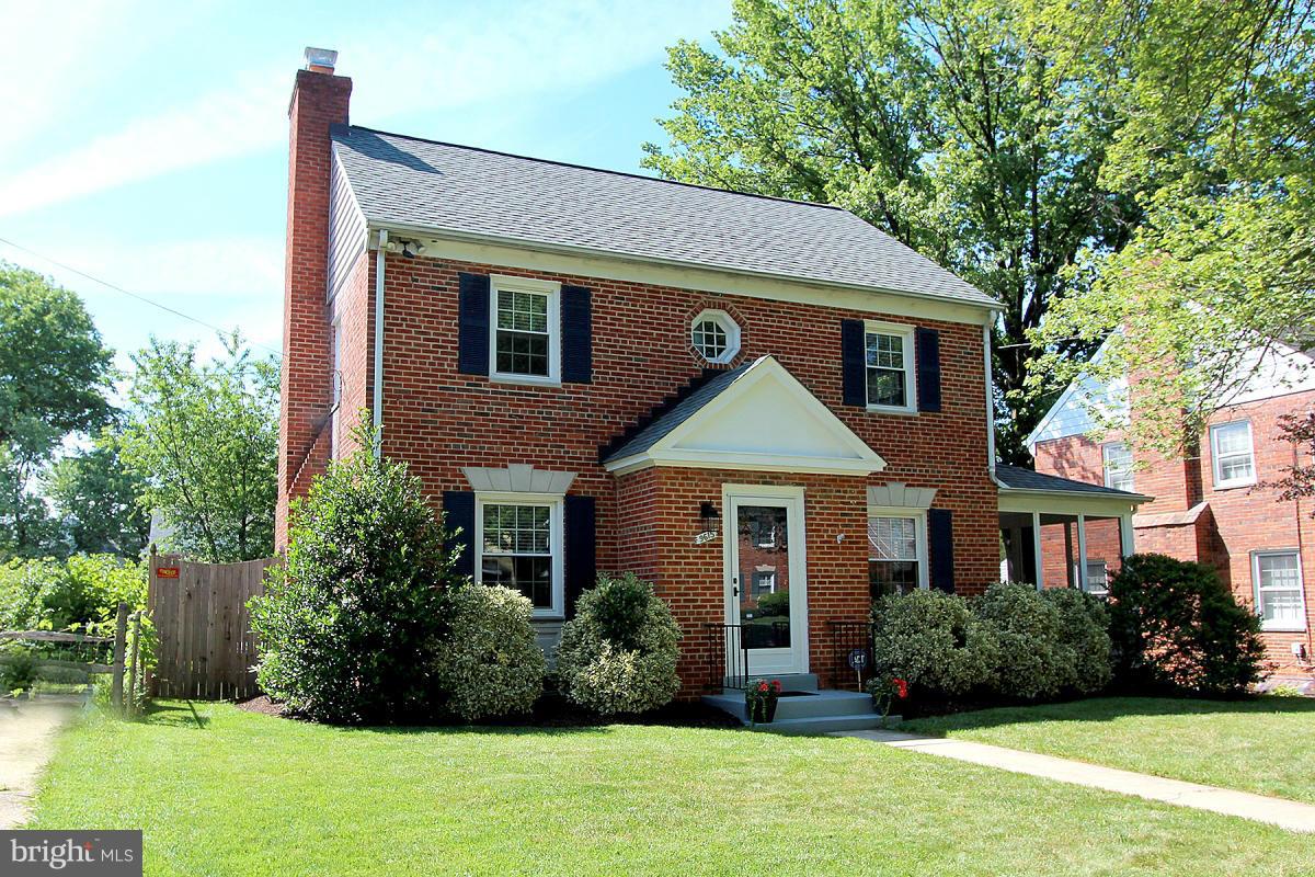 9615 Evergreen Street Silver Spring, MD 20901 - Photo 1 of 30 Exterior (Front)