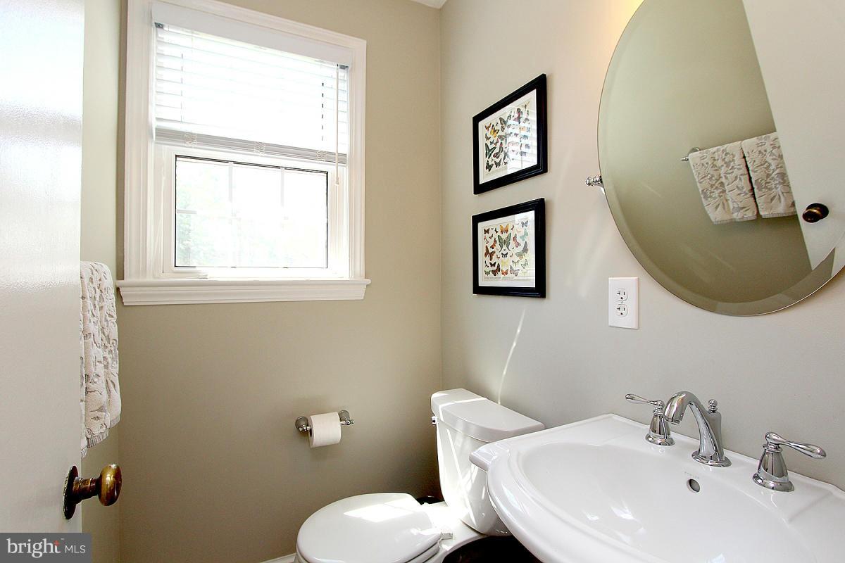 9615 Evergreen Street Silver Spring, MD 20901 - Photo 15 of 30 Main Level Powder Room