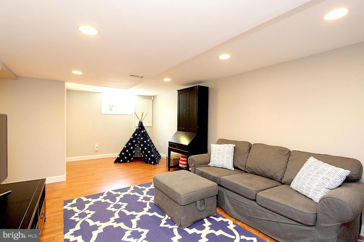9615 Evergreen Street Silver Spring, MD 20901 - Photo 22 of 30 Basement