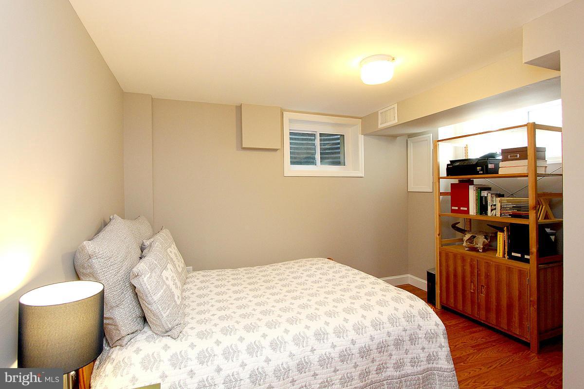 9615 Evergreen Street Silver Spring, MD 20901 - Photo 24 of 30 Guest Room