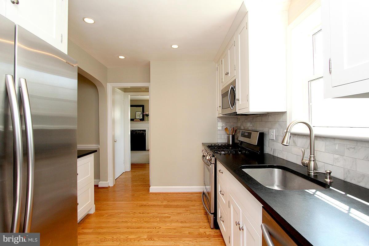 9615 Evergreen Street Silver Spring, MD 20901 - Photo 9 of 30 Kitchen
