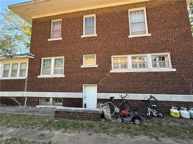 $112,500 | 902 Illinois Street, Neodesha, KS 66757