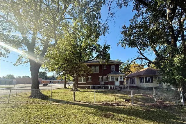 $112,500 | 902 Illinois Street, Neodesha, KS 66757