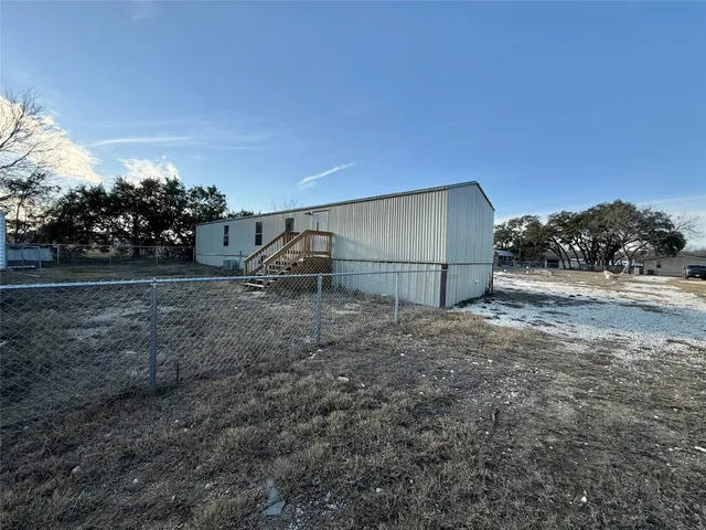 $1,400 | 900 Phillip Lane, Liberty Hill, TX 78642