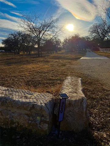 $1,400 | 900 Phillip Lane, Liberty Hill, TX 78642