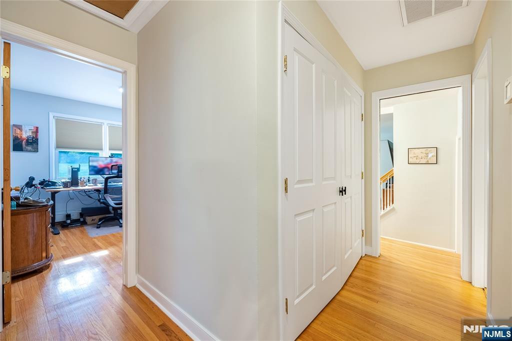 254 Ruckman Avenue Hillsdale, NJ 07642 - Photo 17 of 40 Gallery Image 17