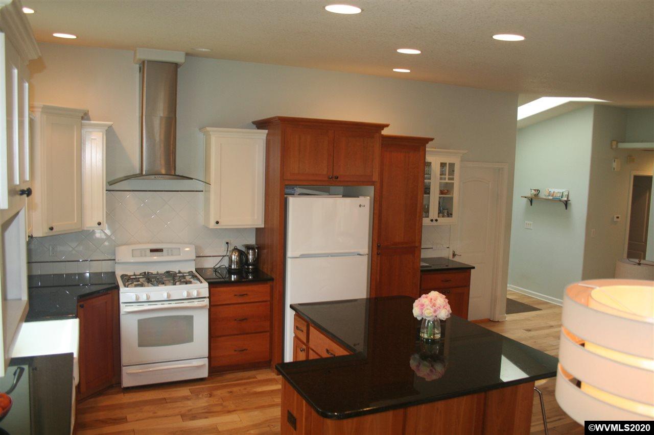 219 Sweden Cl Cl, Unit CL Silverton, OR 97381 - Photo 24 of 40