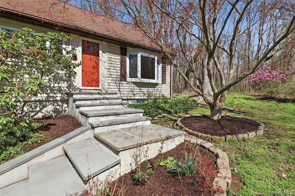 307 Old Kingston Road New Paltz, NY 12561 - Photo 2 of 28